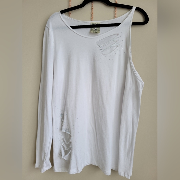 Vocal Tops - Vocal USA white long/sleeveless tee size L NWOT